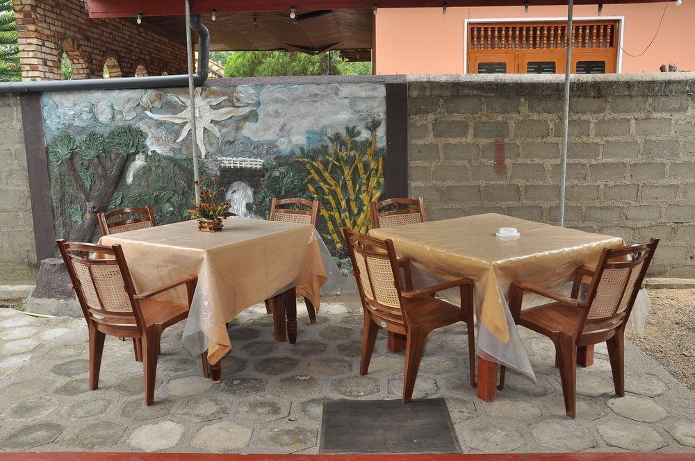 Sanoga Holiday Resort Tissamaharama Buitenkant foto